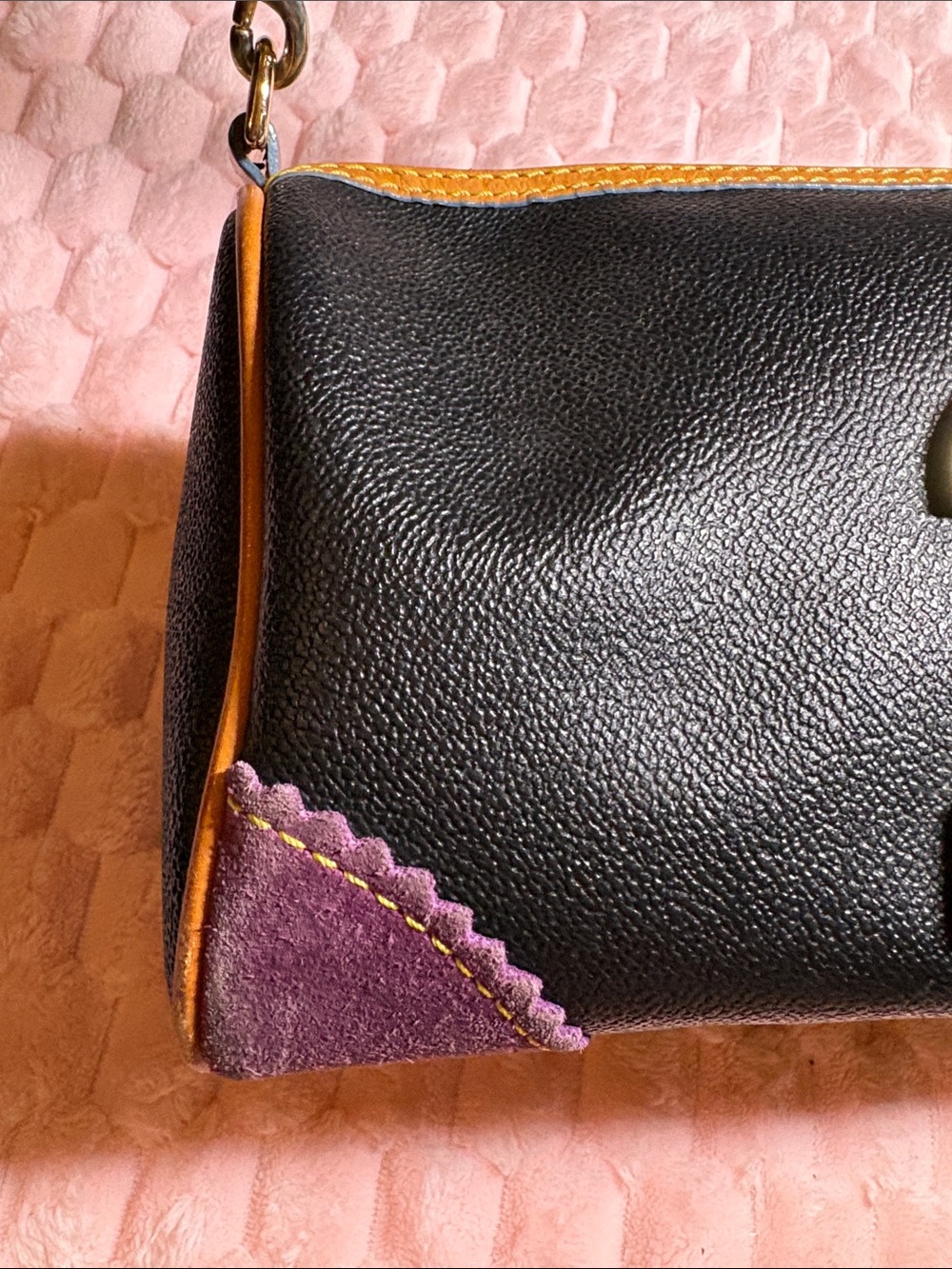 ๐ฉท Y2K/Vintage Colorful Patchwork Dooney & Bourke | Shoulder Bag ๐ - Picture 7 of 16
